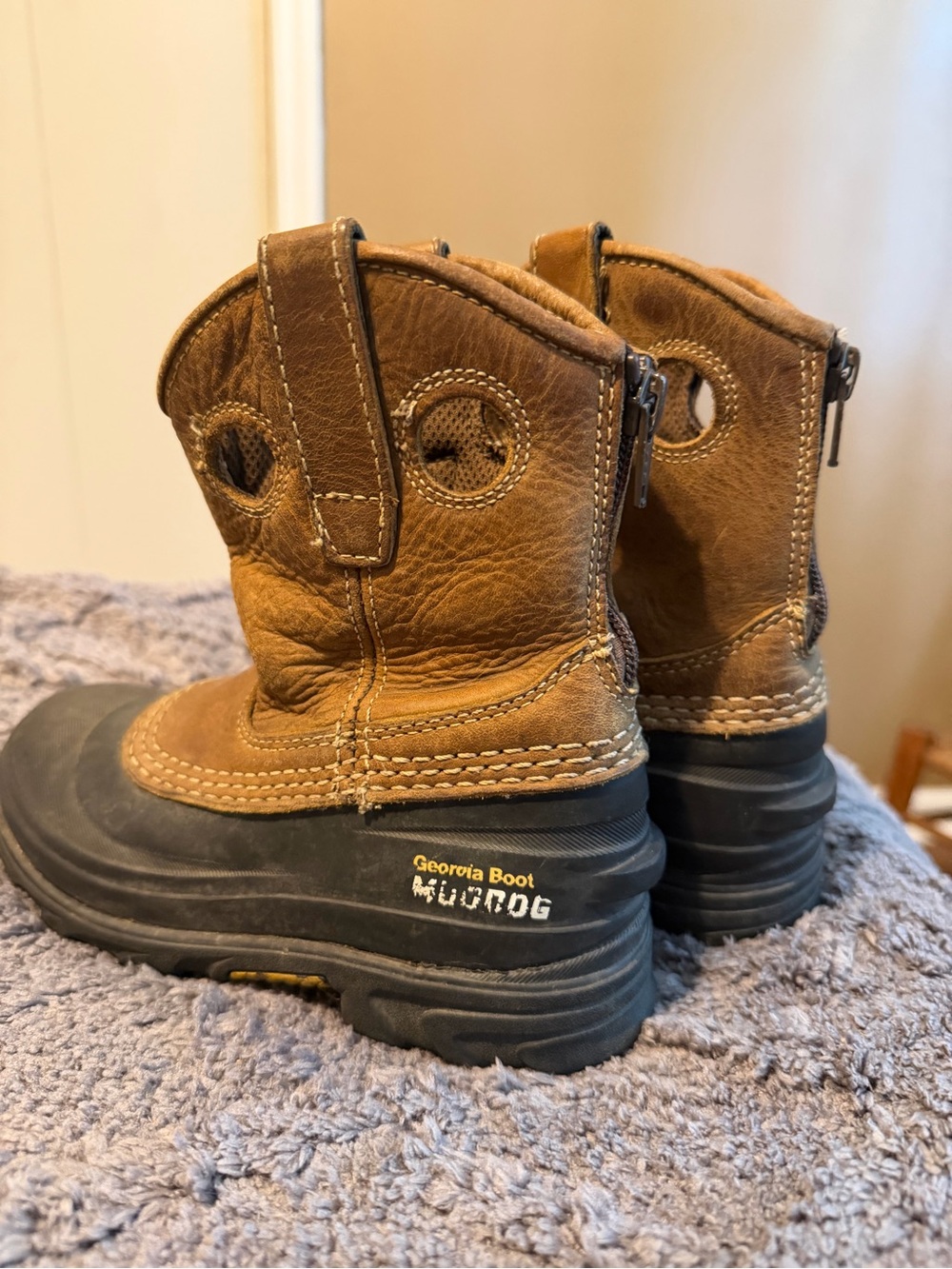 Georgia Boot Kids Tan Brown Waterproof Pull-On Boots with Black Soles. Size 11